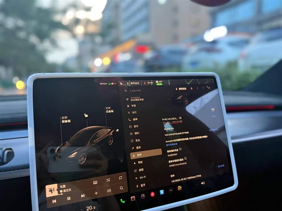 Tesla Model 3 Tesla Model 3