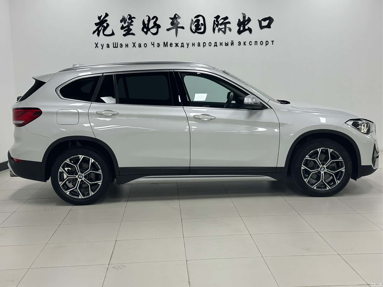 BMW X1, 2022 все фото