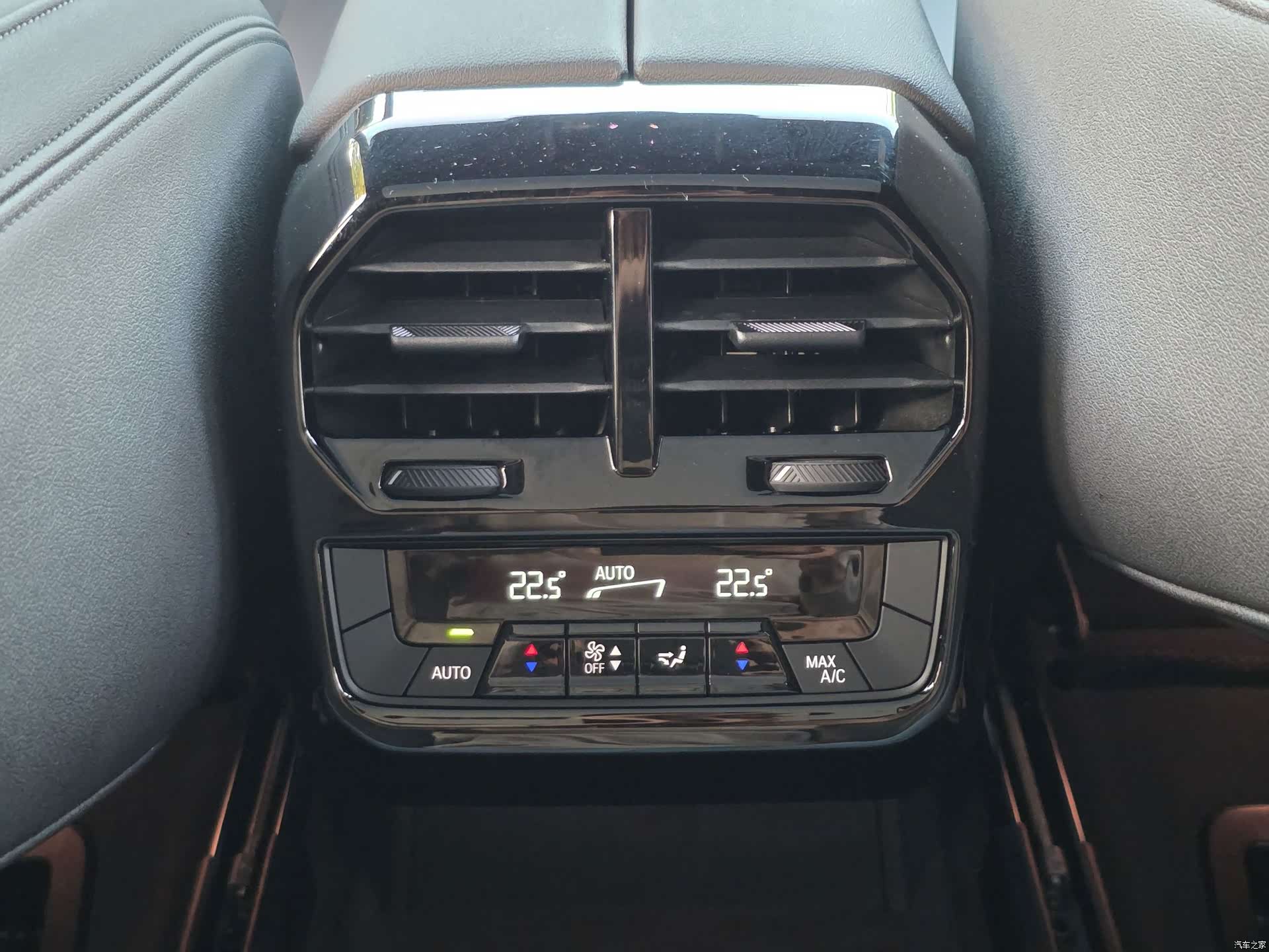 BMW iX, 2023 18