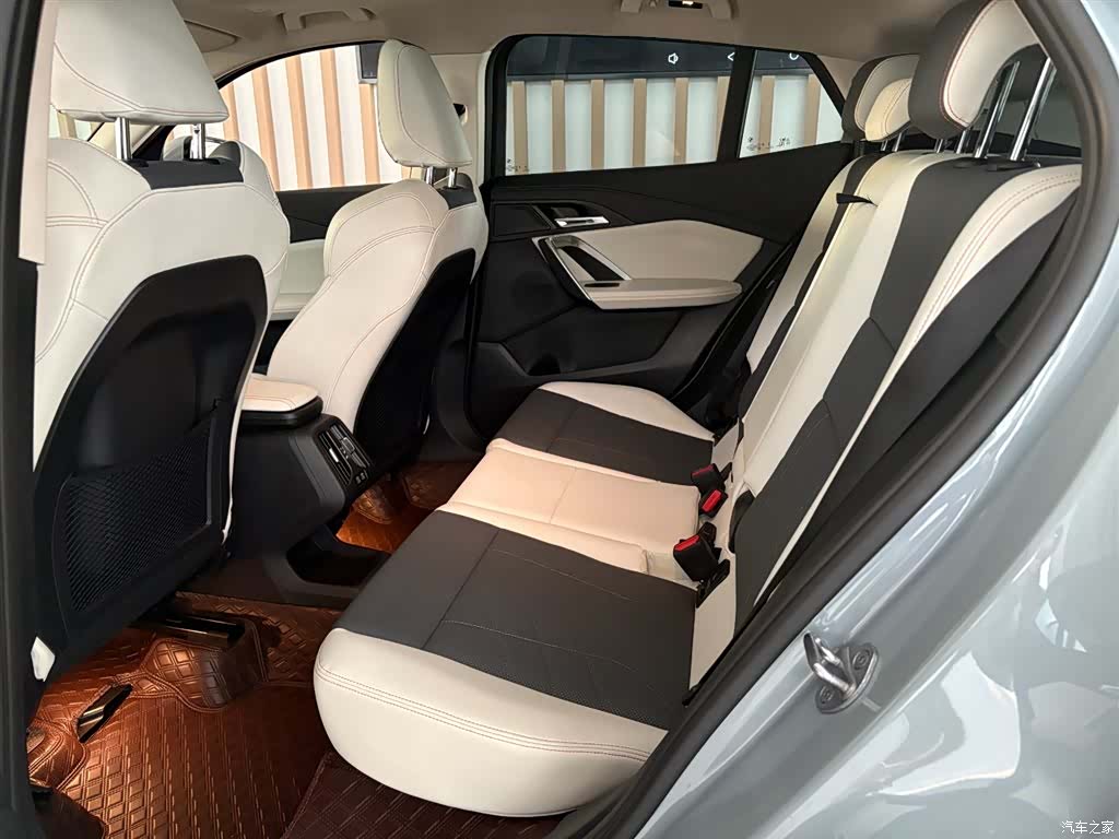 BMW X2, 2025 10