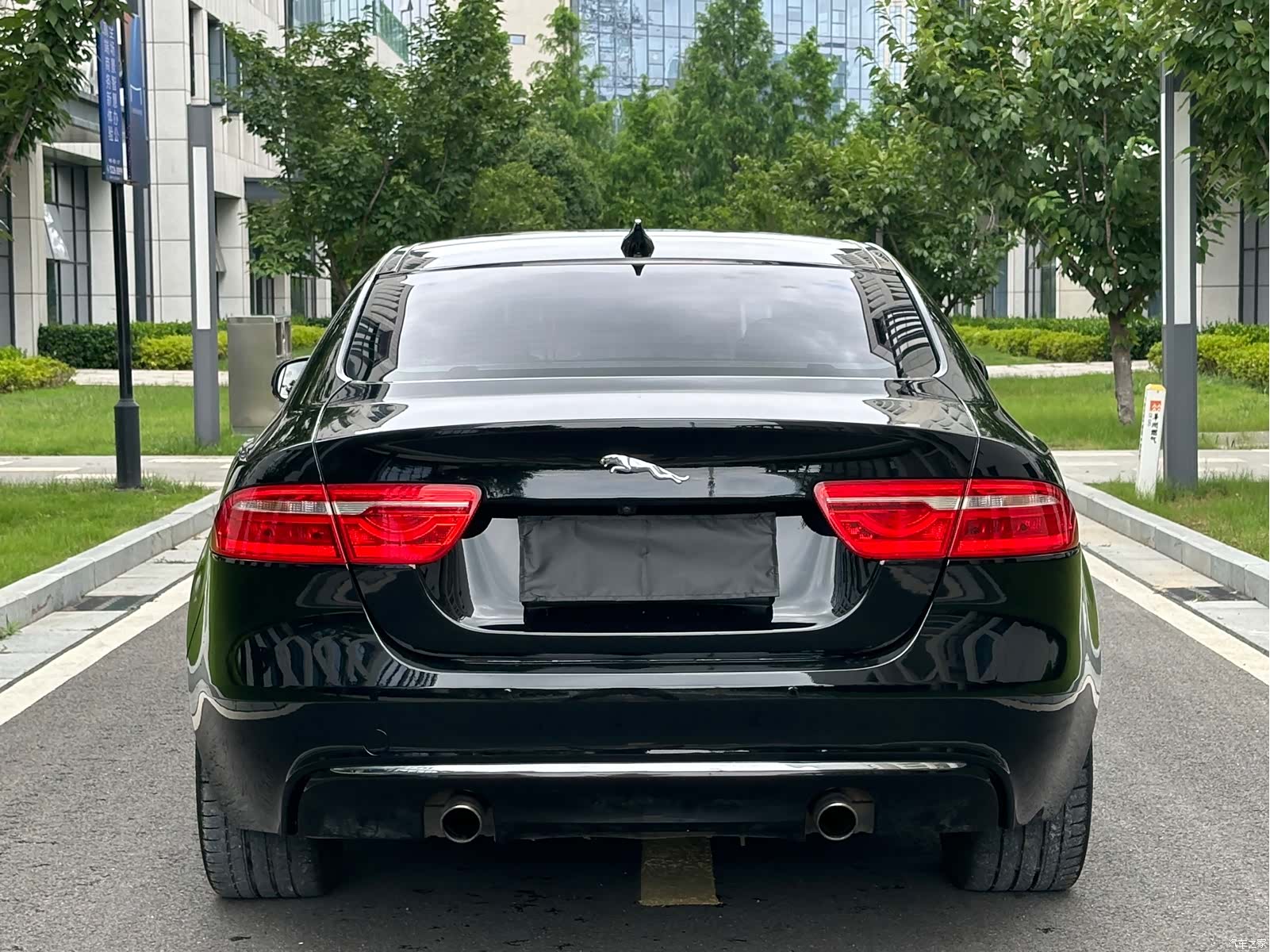 Land Rover XEL, 2019 30