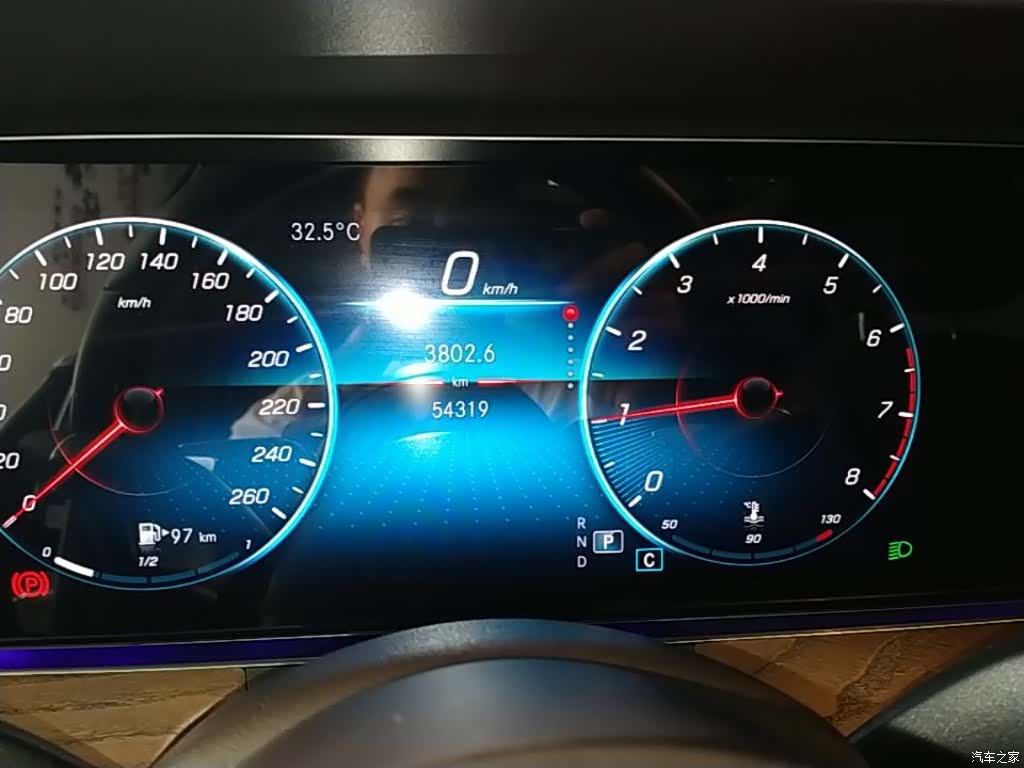Mercedes-Benz E-Class, 2022 12