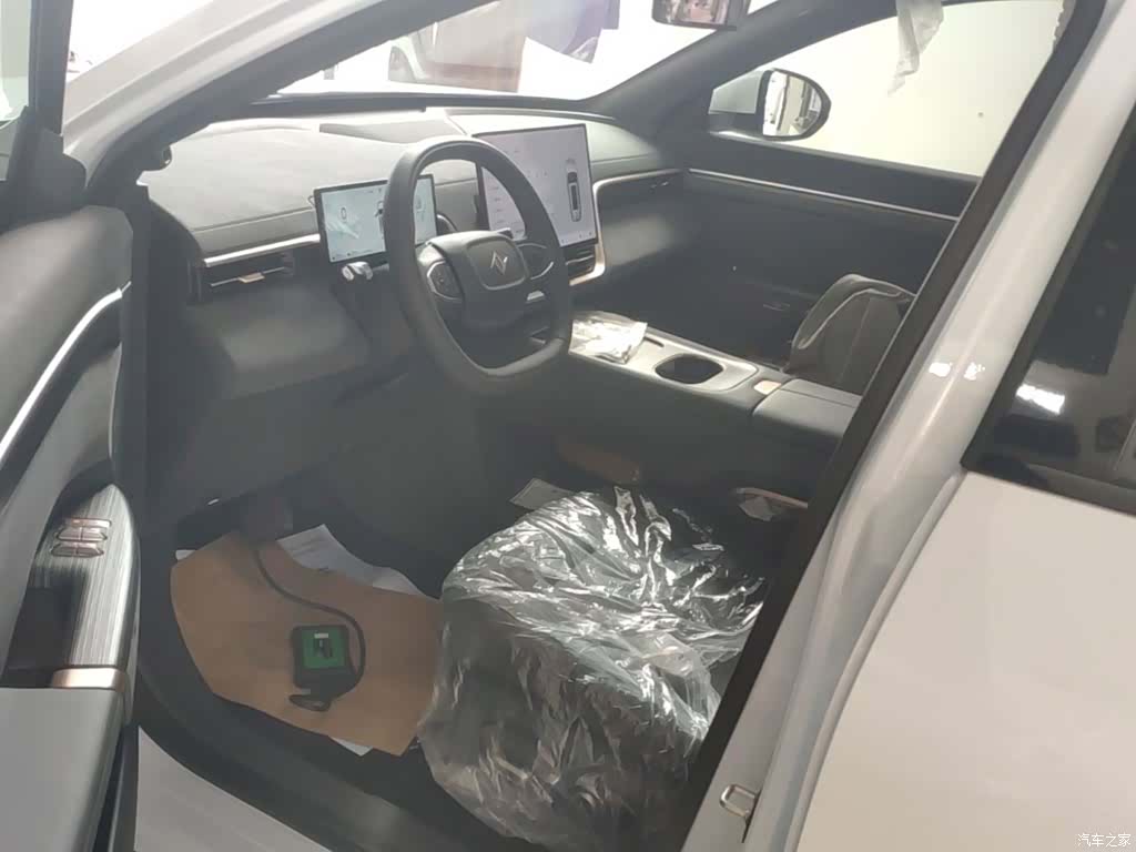 DongFeng eπ008, 2026 15