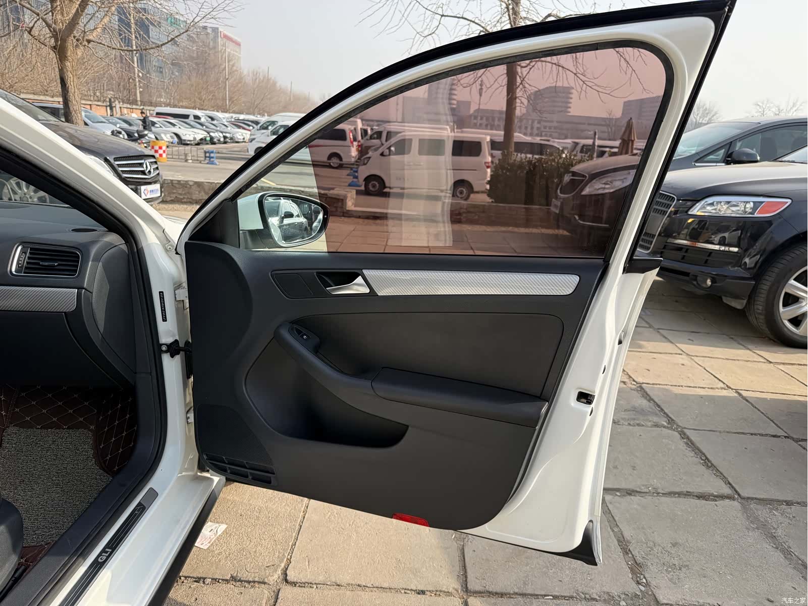 Volkswagen Sagitar, 2014 23