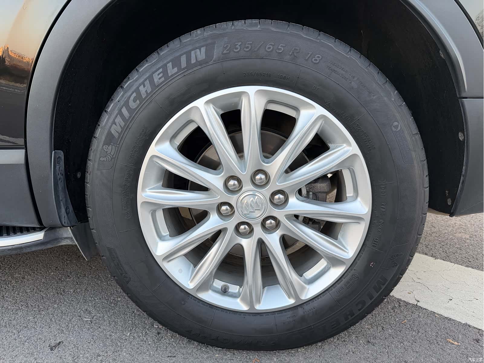 Buick Enclave, 2021 10