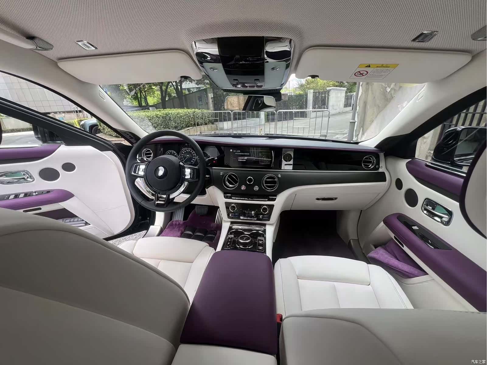 Rolls-Royce Ghost, 2022 4