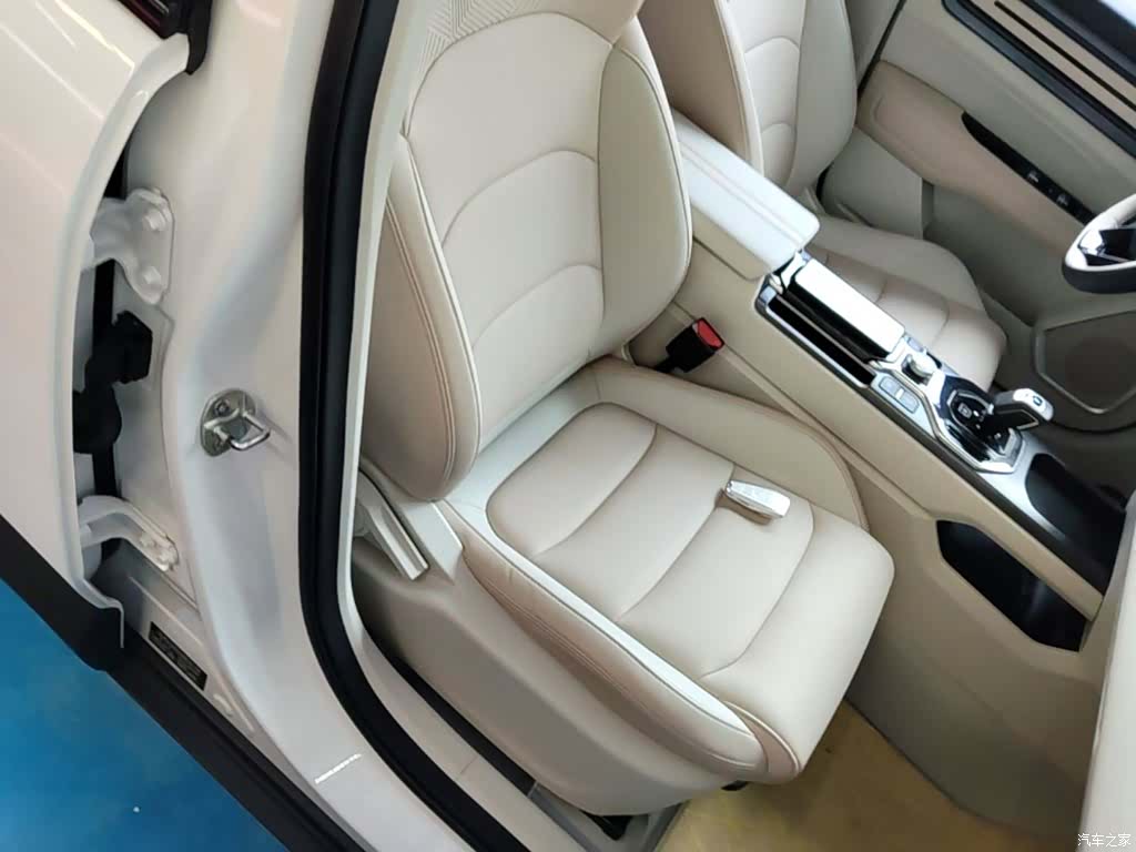 Geely Icon, 2023 25