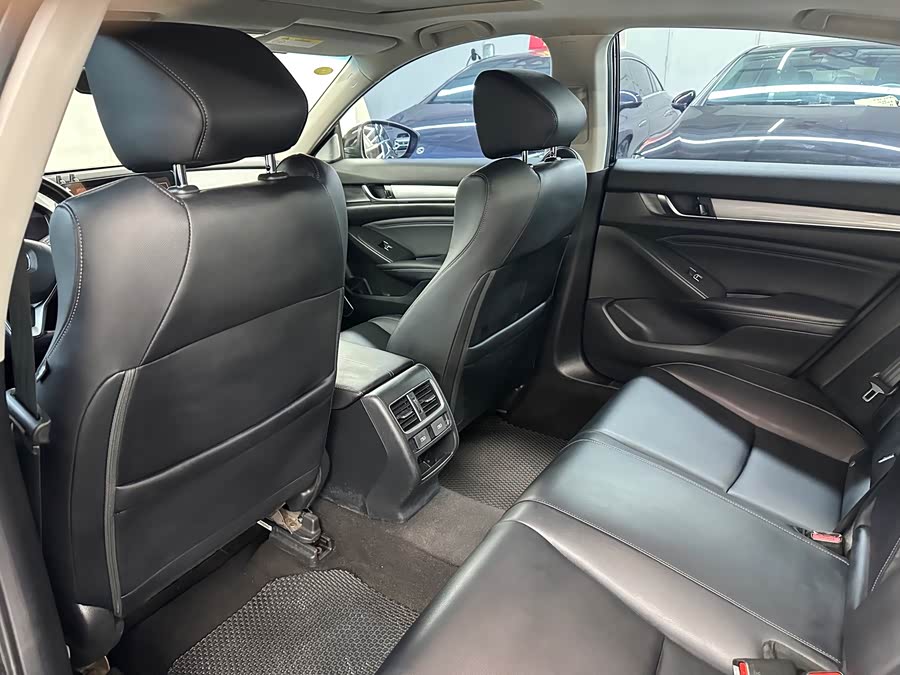 Honda Accord 2023, фото 16