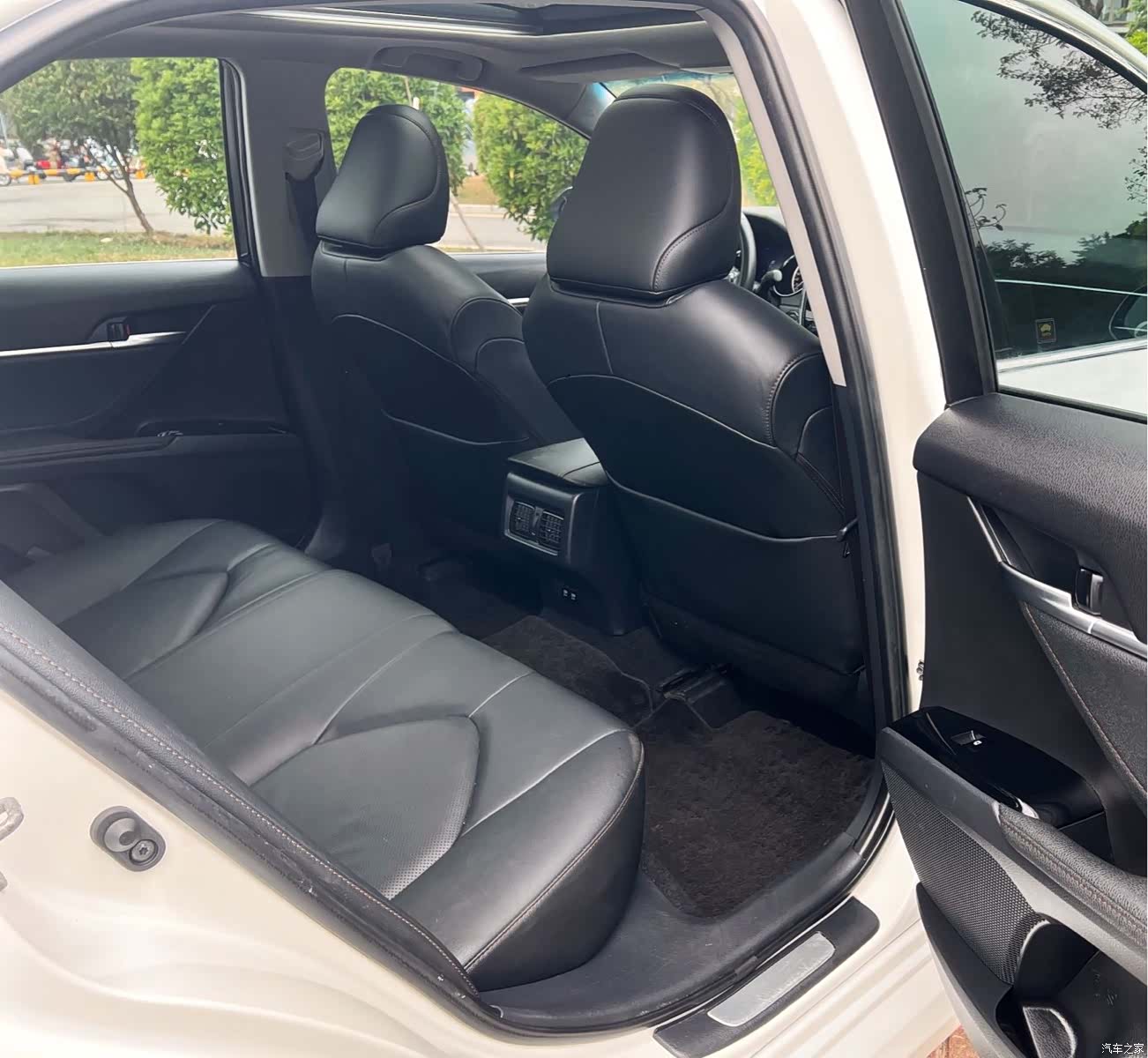 Toyota Camry, 2020 13
