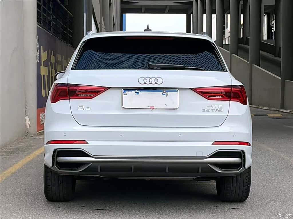 Audi Q3, 2023 4