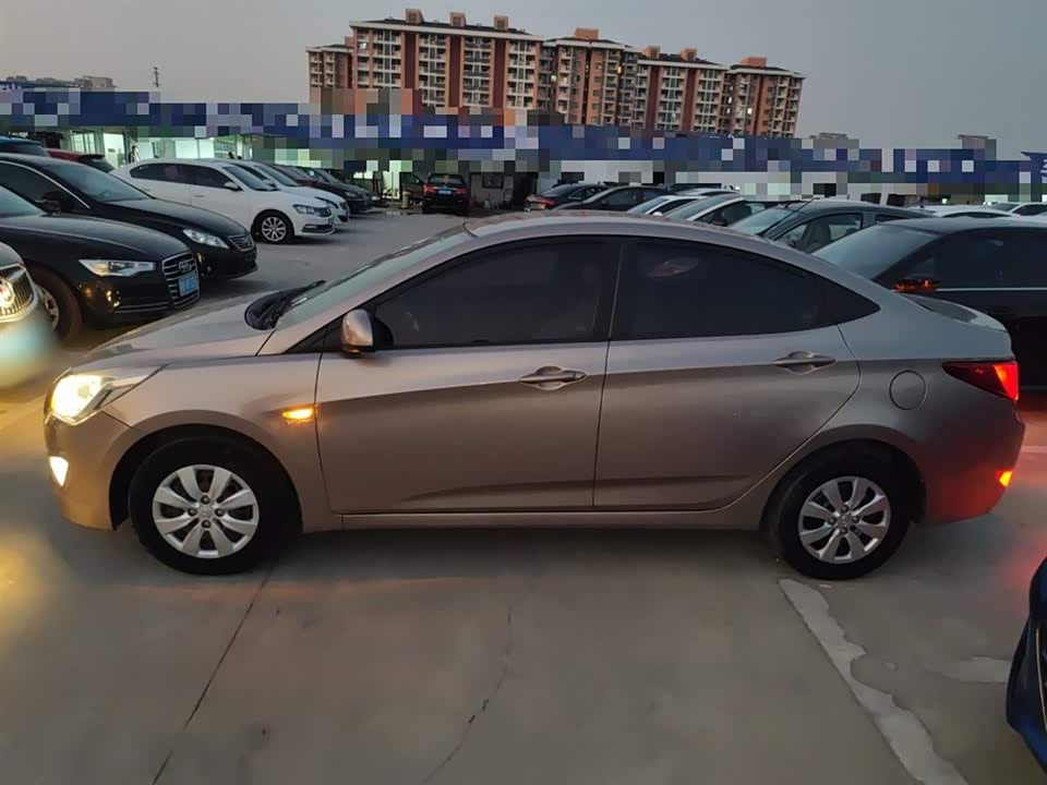 Hyundai Rena