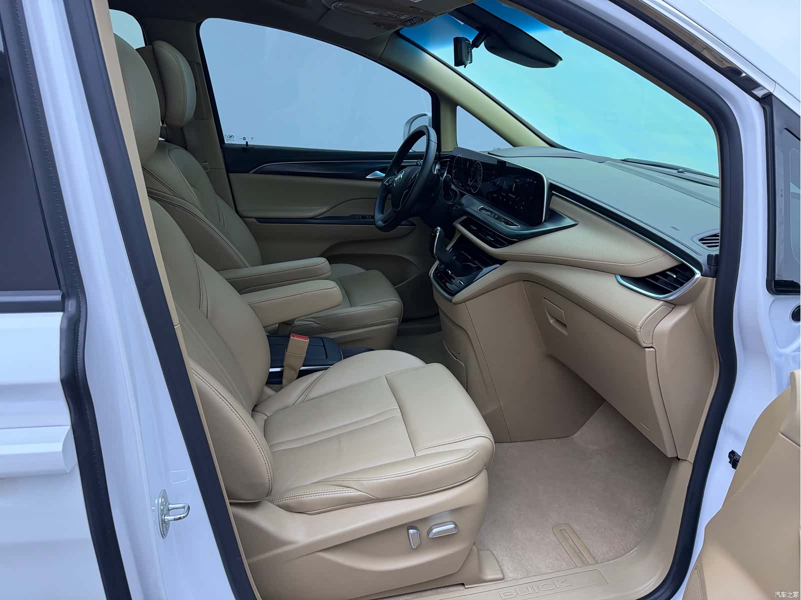 Buick GL8, 2021 9