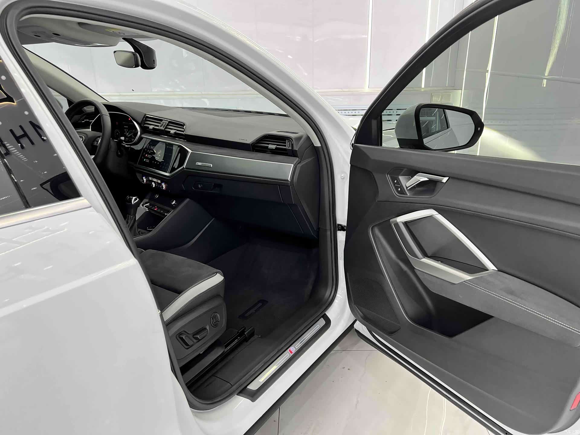 Audi Q3, 2022 18