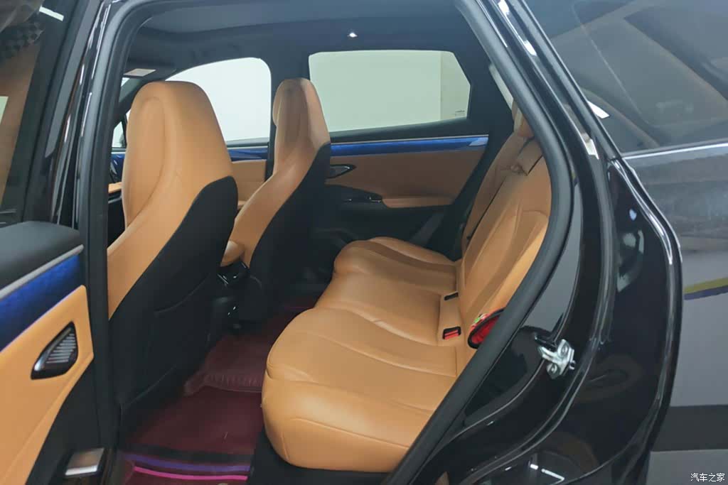 Geely Galaxy L7, 2023 11