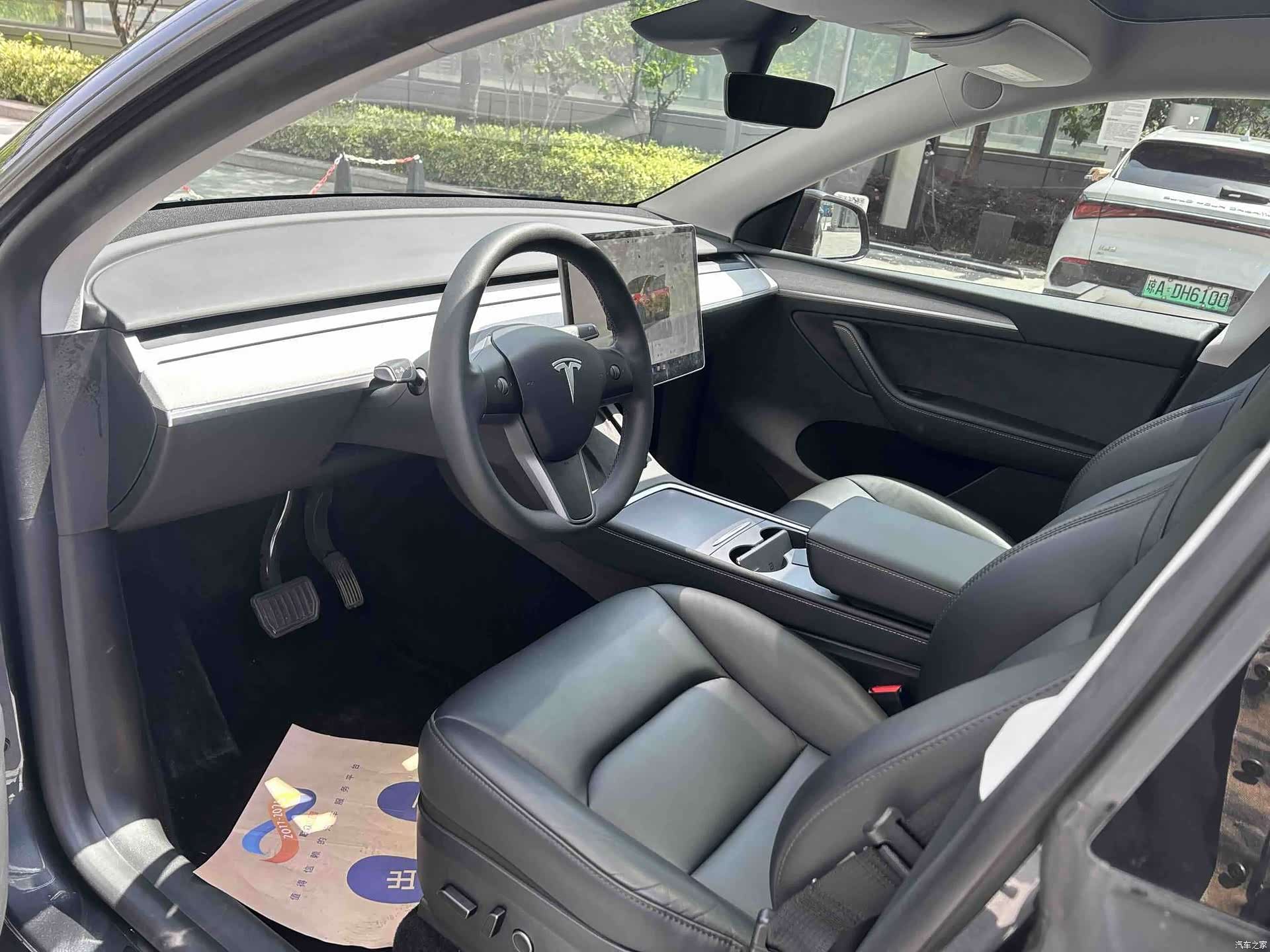 Tesla Model Y, 2024 4