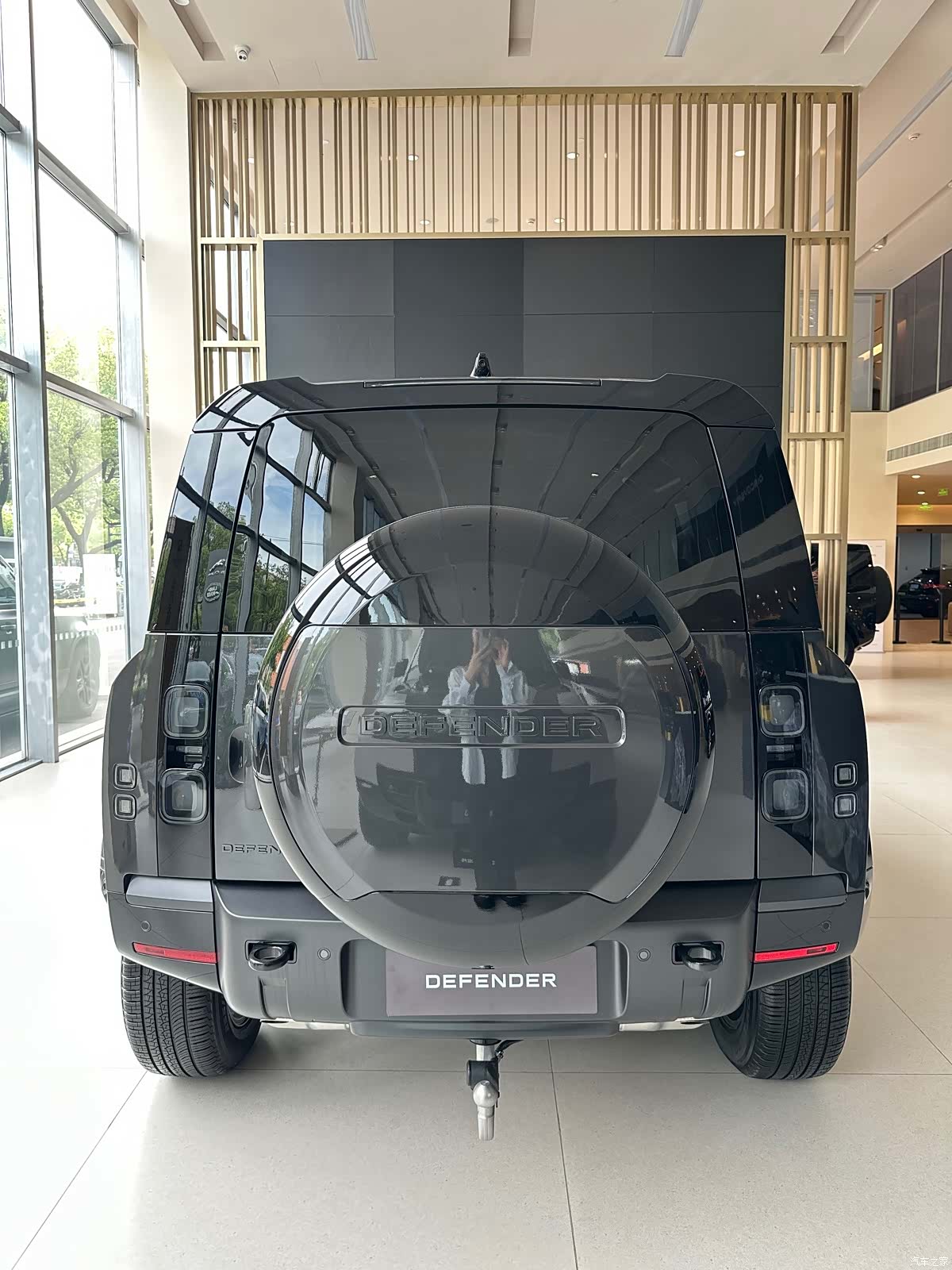 Land Rover Defender, 2026 8