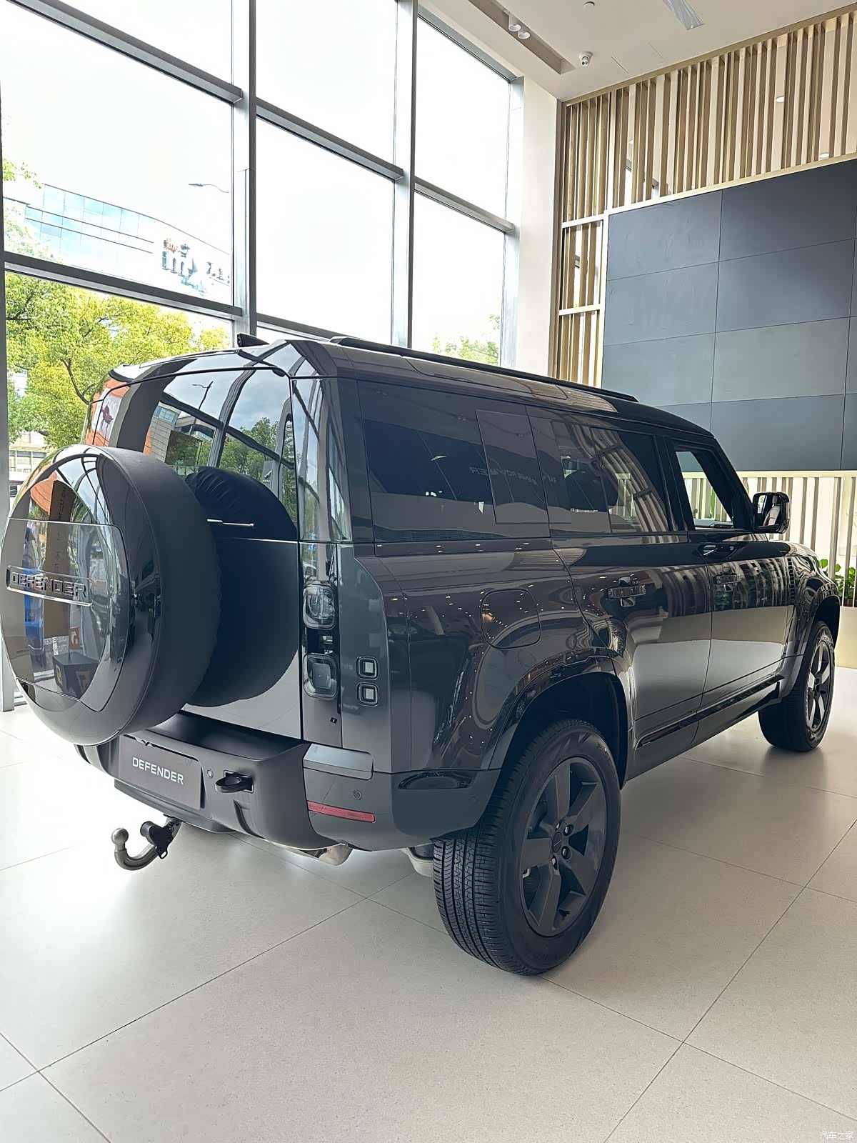 Land Rover Defender, 2026 7