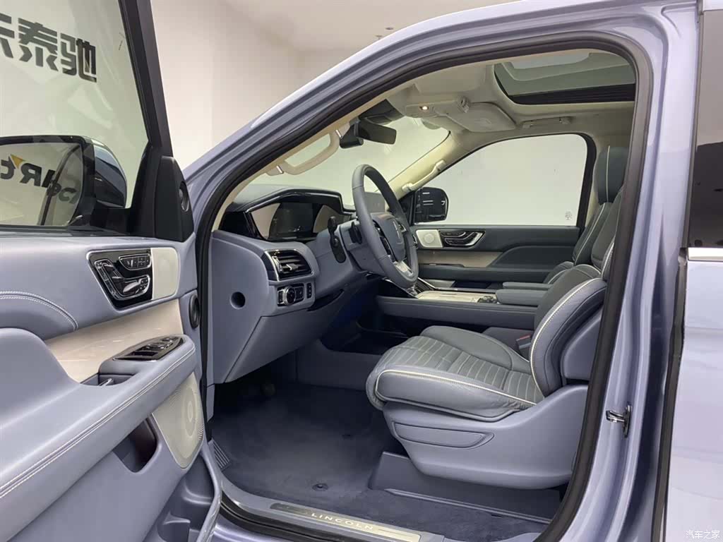 Lincoln Navigator, 2021 17