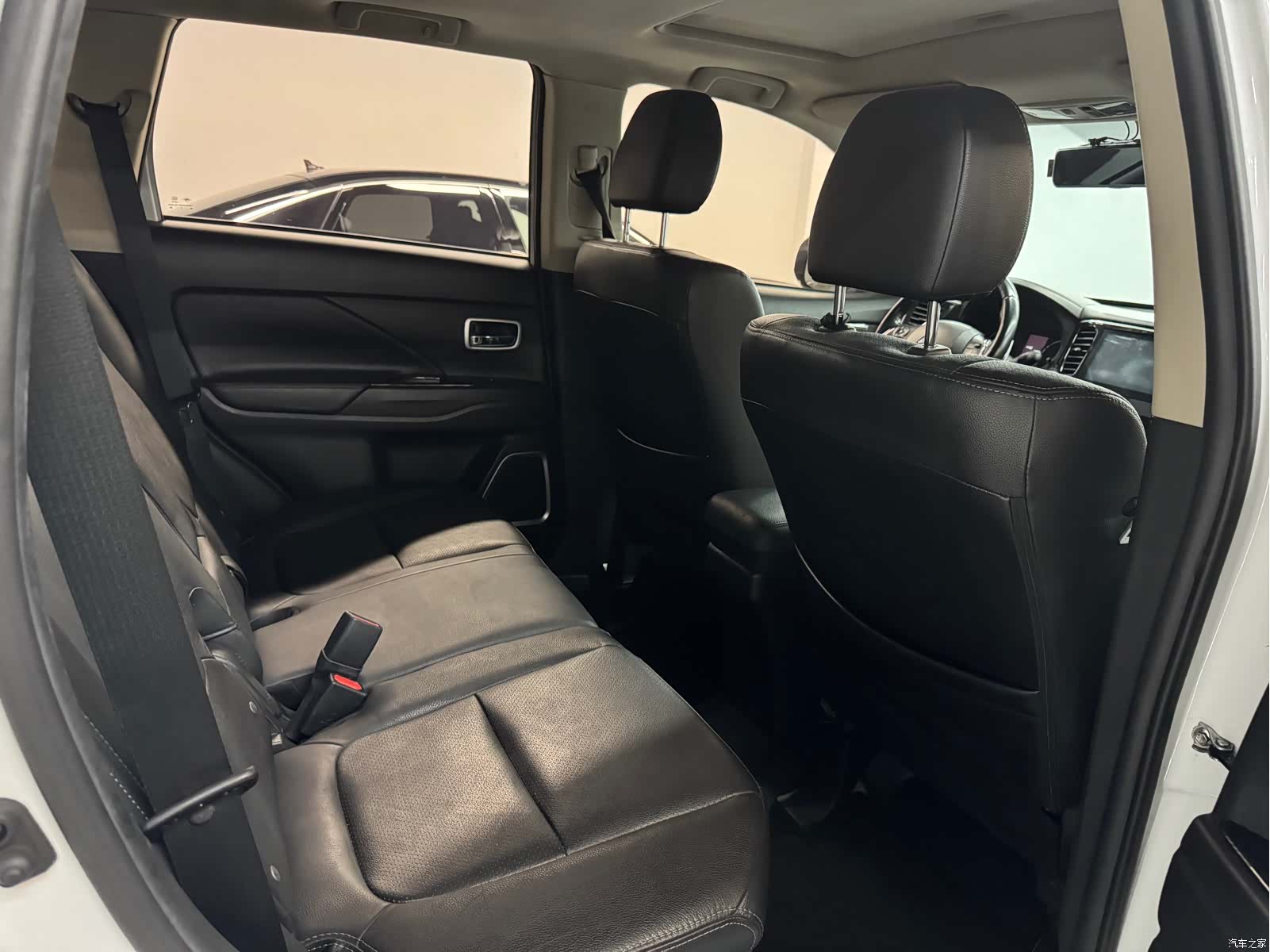Mitsubishi Outlander, 2018 10