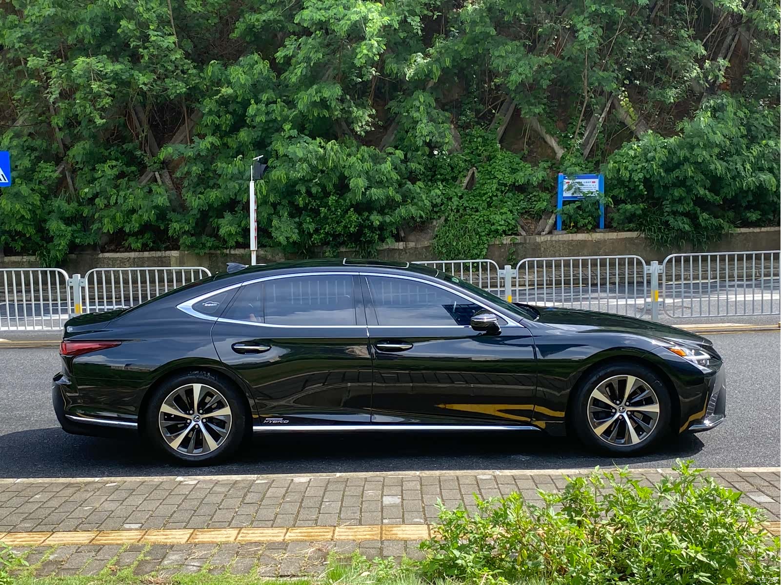 Lexus LS, 2023 20