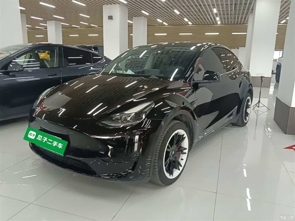 Tesla Model Y, 2023 2