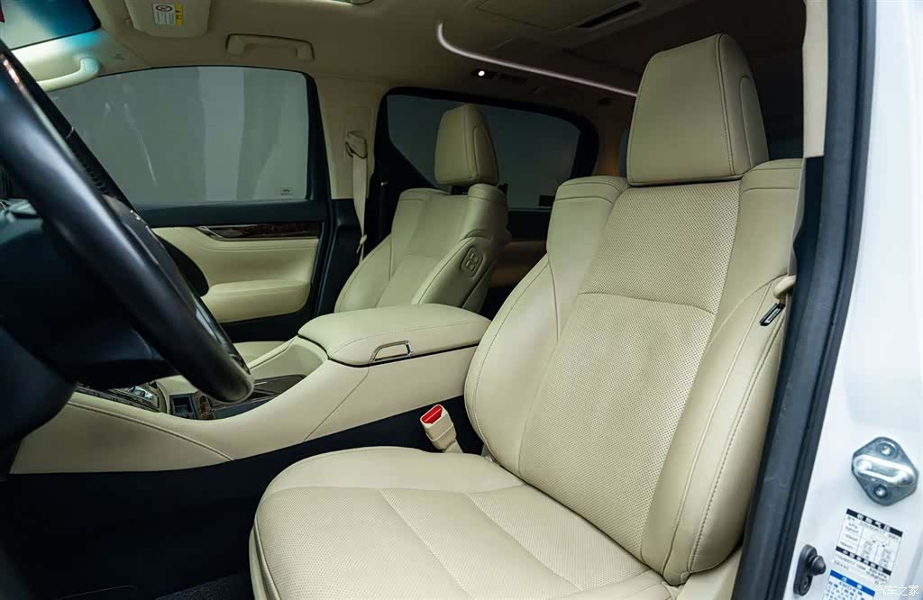 Toyota Alphard, 2020 9