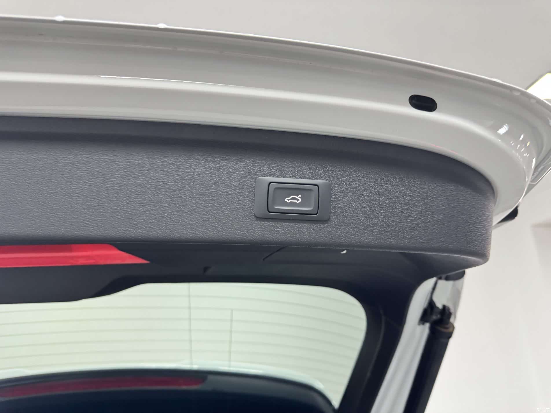 Audi Flying Spur, 2025 17