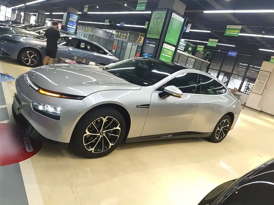 XPENG P7