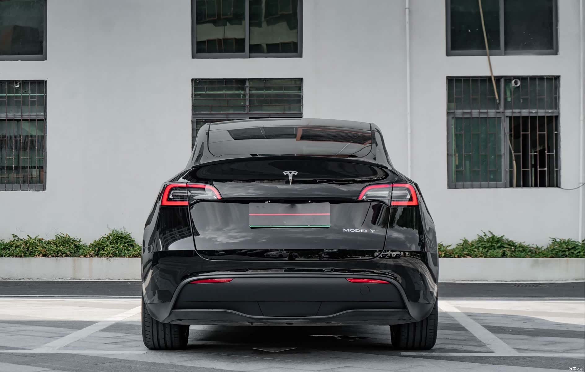Tesla Model Y, 2023 9