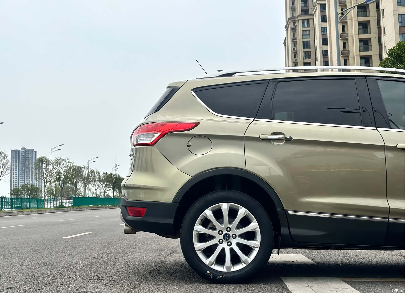 Ford Kuga, 2014 12