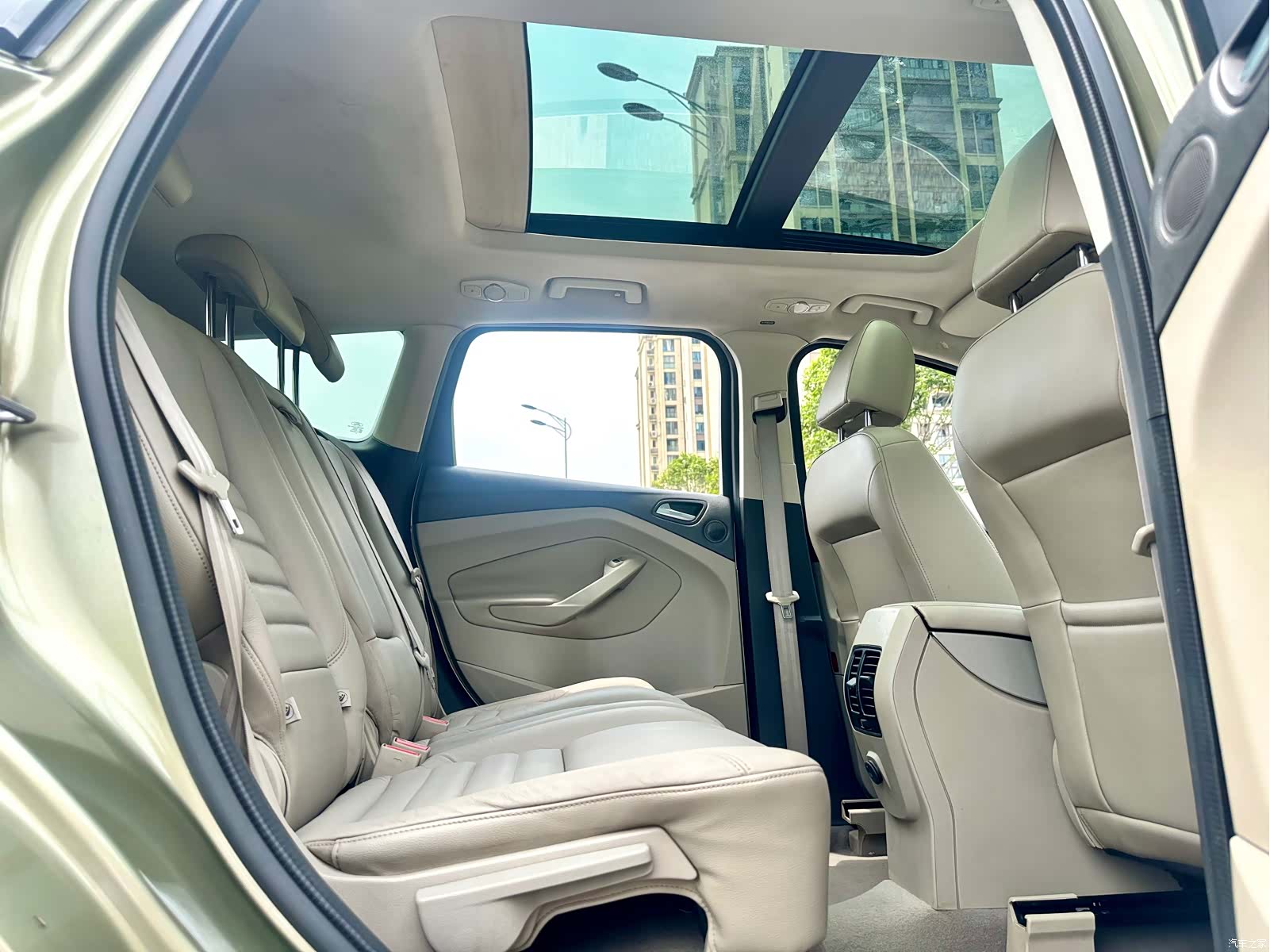 Ford Kuga, 2014 24