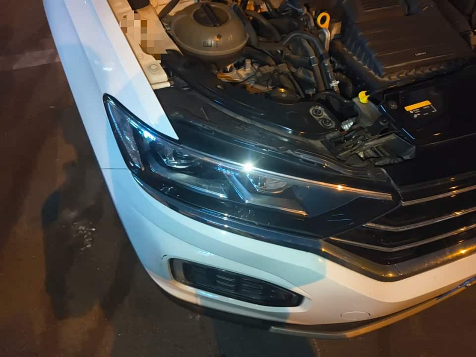 Volkswagen T-ROC exploring Songs