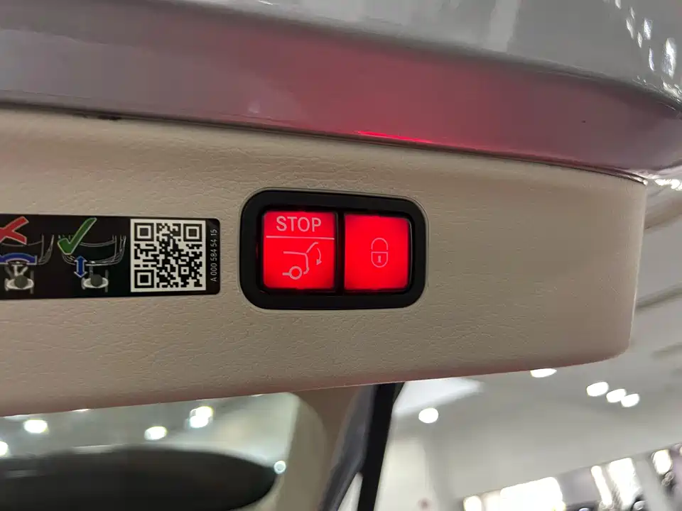 Mercedes-Benz EQS SUV