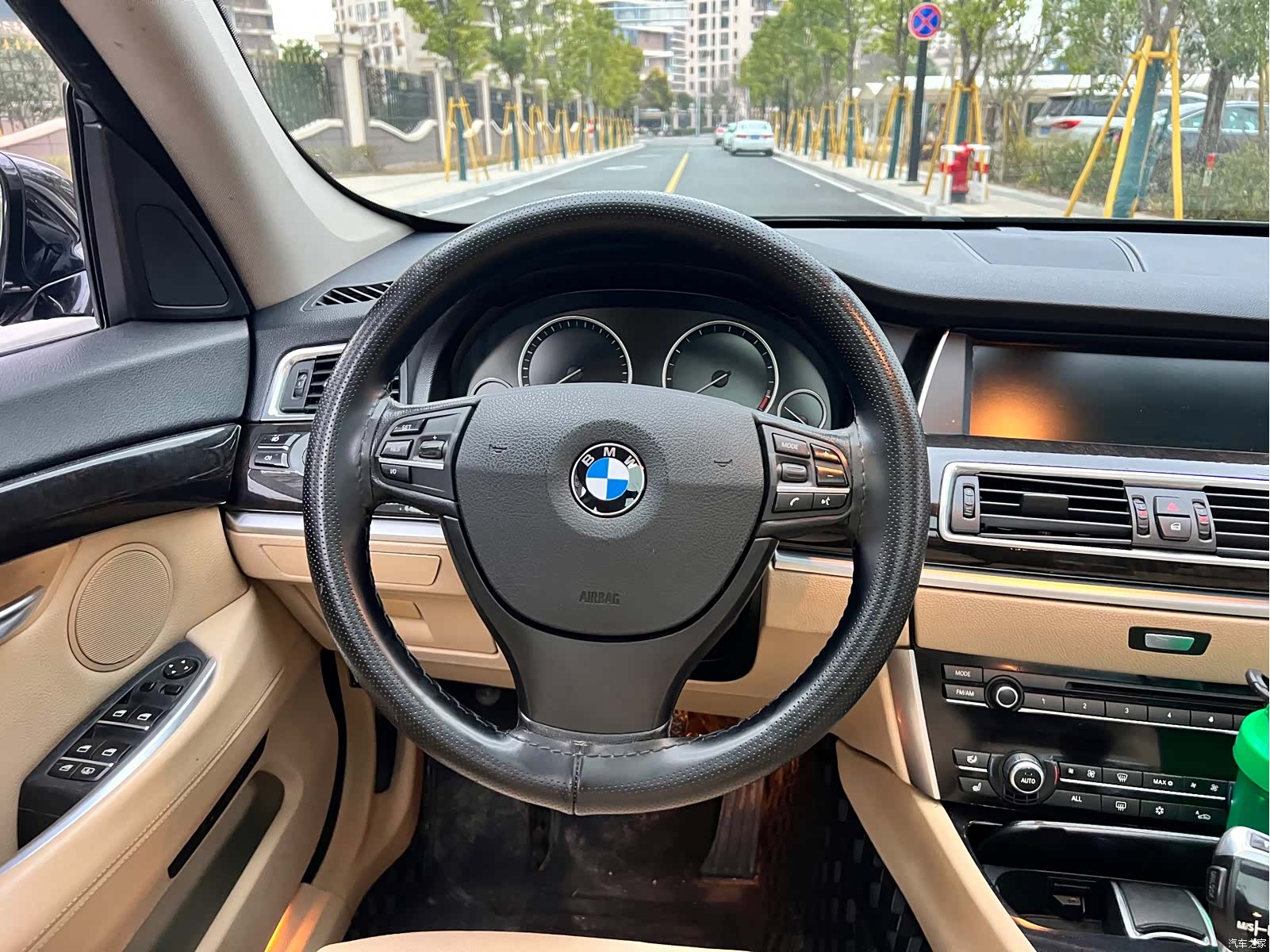 BMW 5 Series, 2010 9