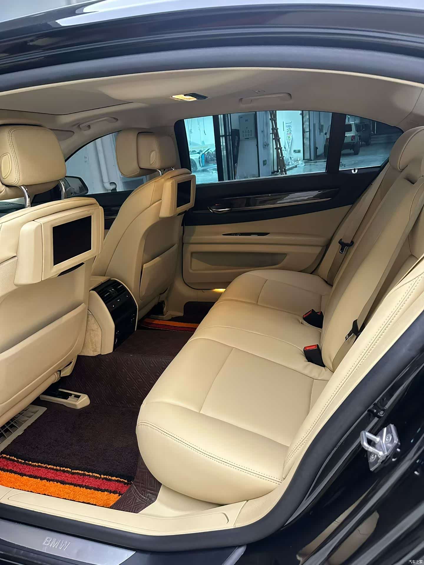 BMW 7 Series, 2010 все фото