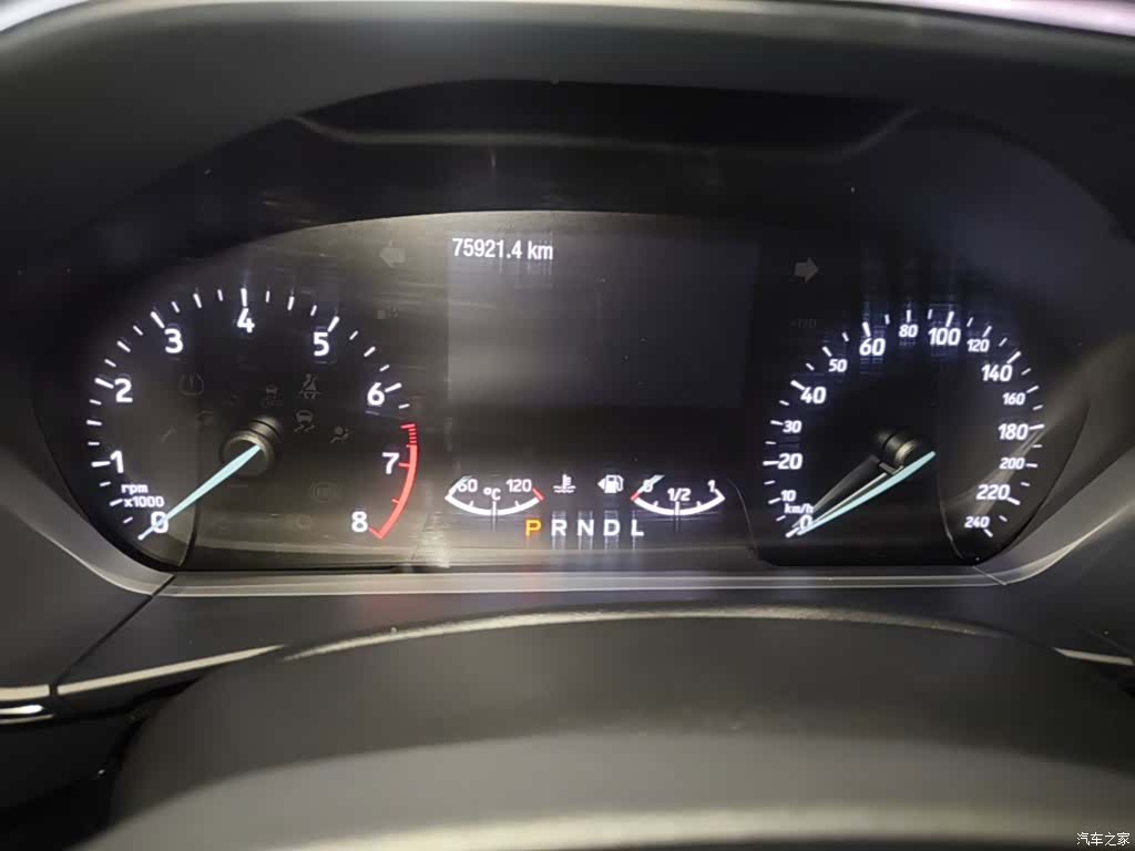 Ford Focus, 2019 12