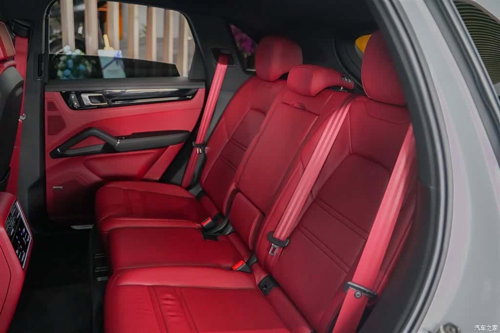 Porsche Cayenne, 2023 12