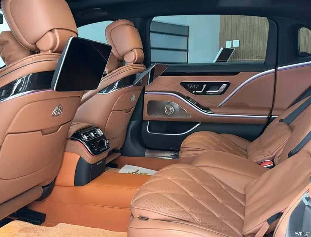 Maybach S-Class, 2023 4