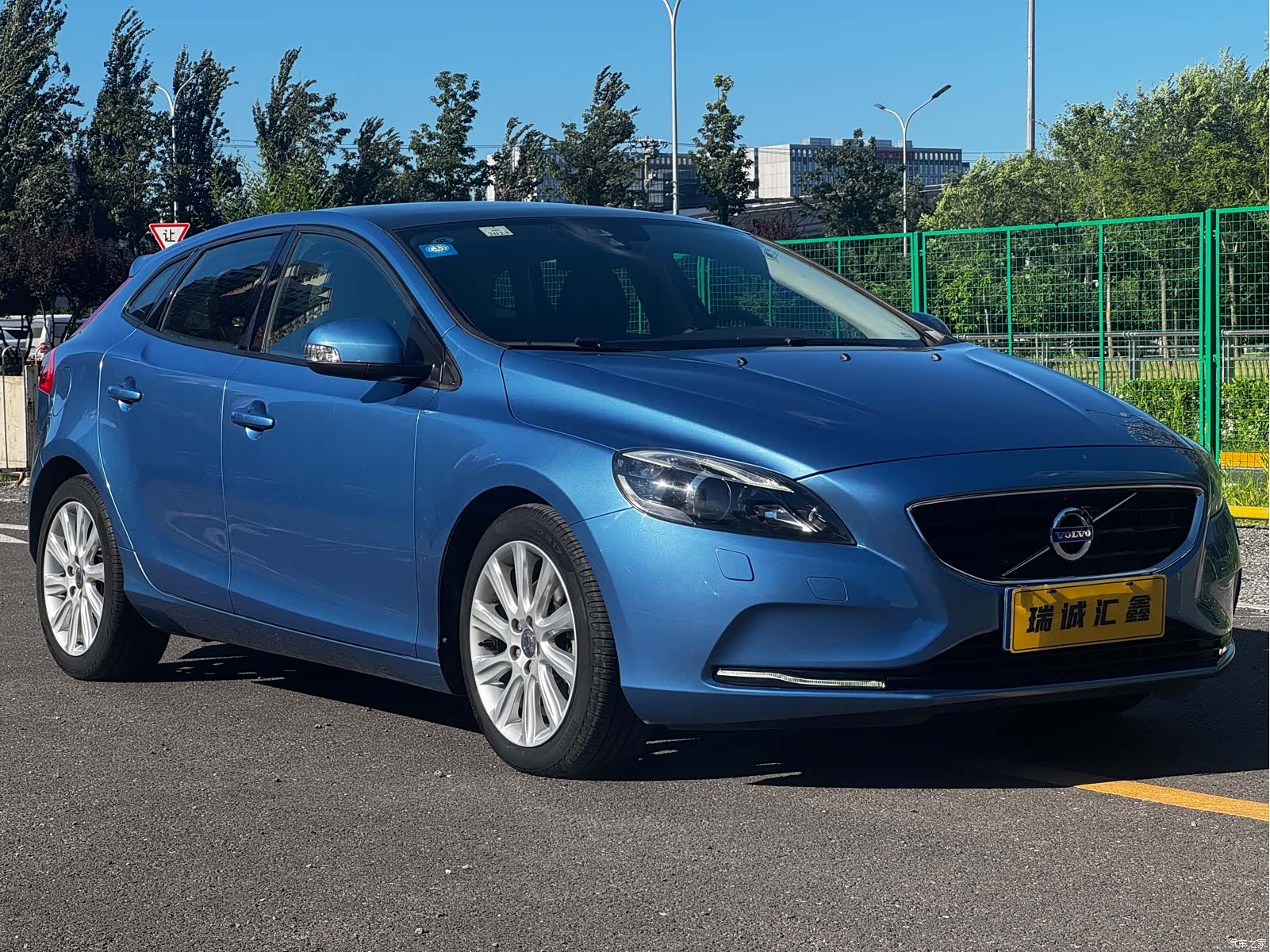 Volvo V40, 2015 3