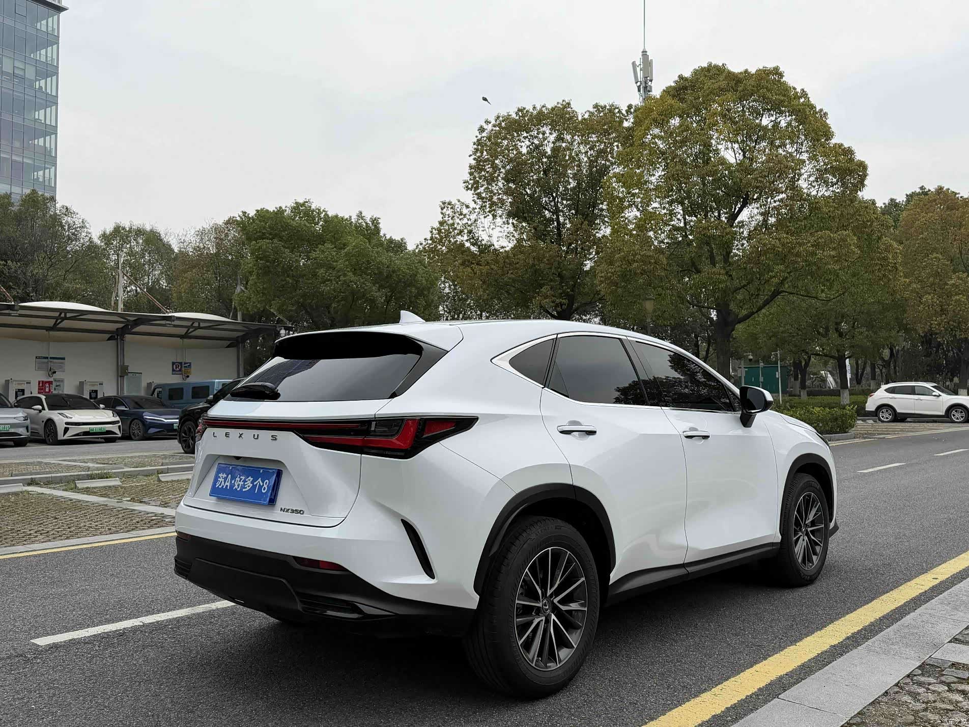 Lexus NX, 2022 4