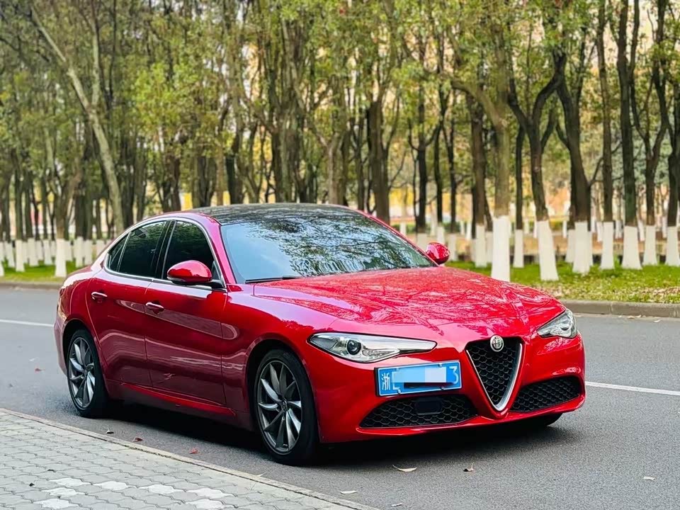 Alfa Romeo Giulia Alfa Romeo Giulia