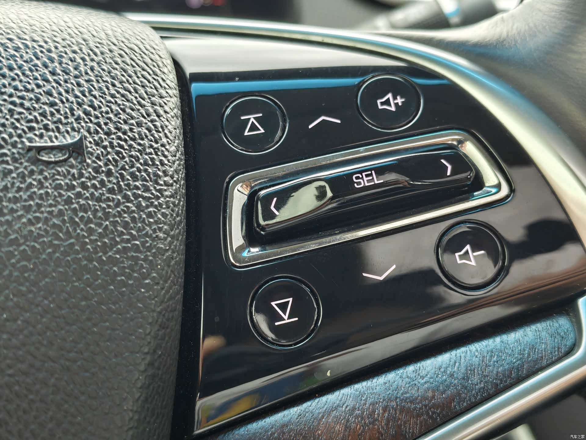 Cadillac XTS, 2018 17