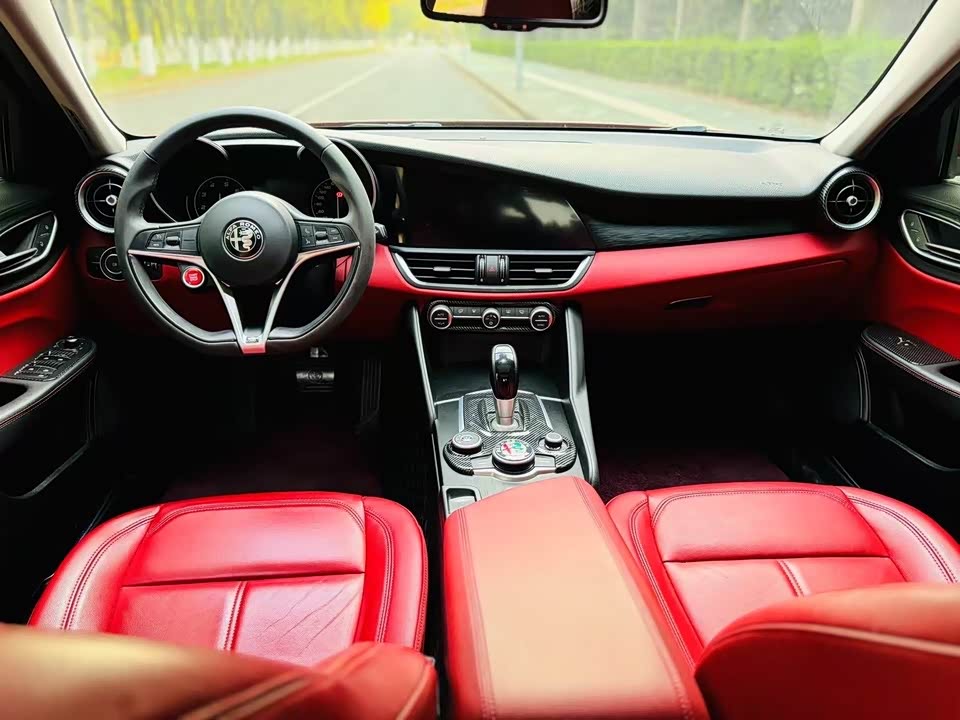 Alfa Romeo Giulia Alfa Romeo Giulia