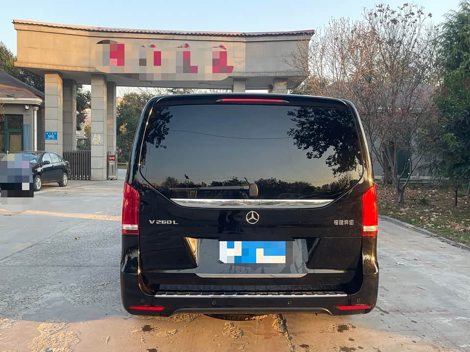 Mercedes-Benz V-class