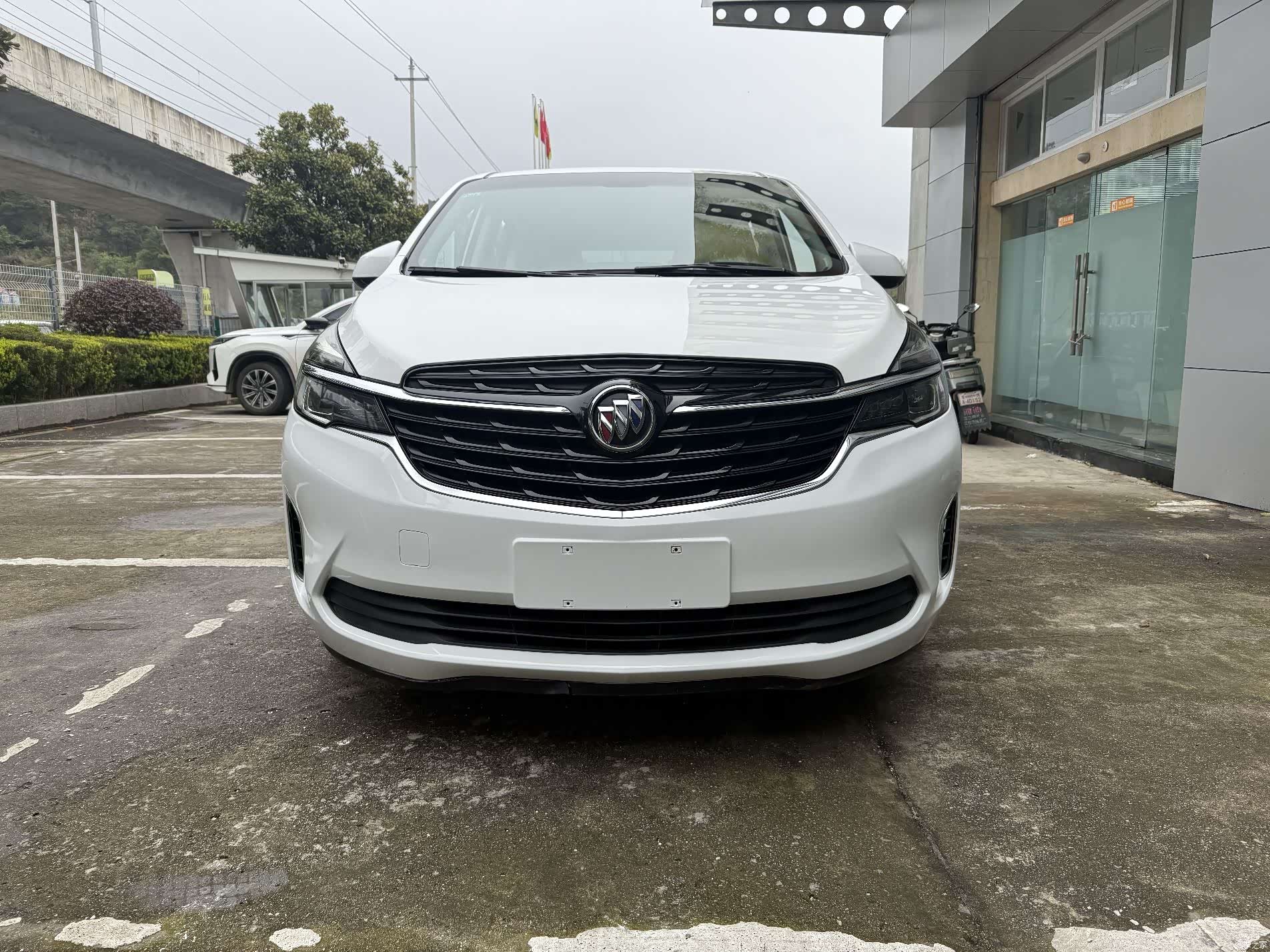 Buick GL8, 2021 1