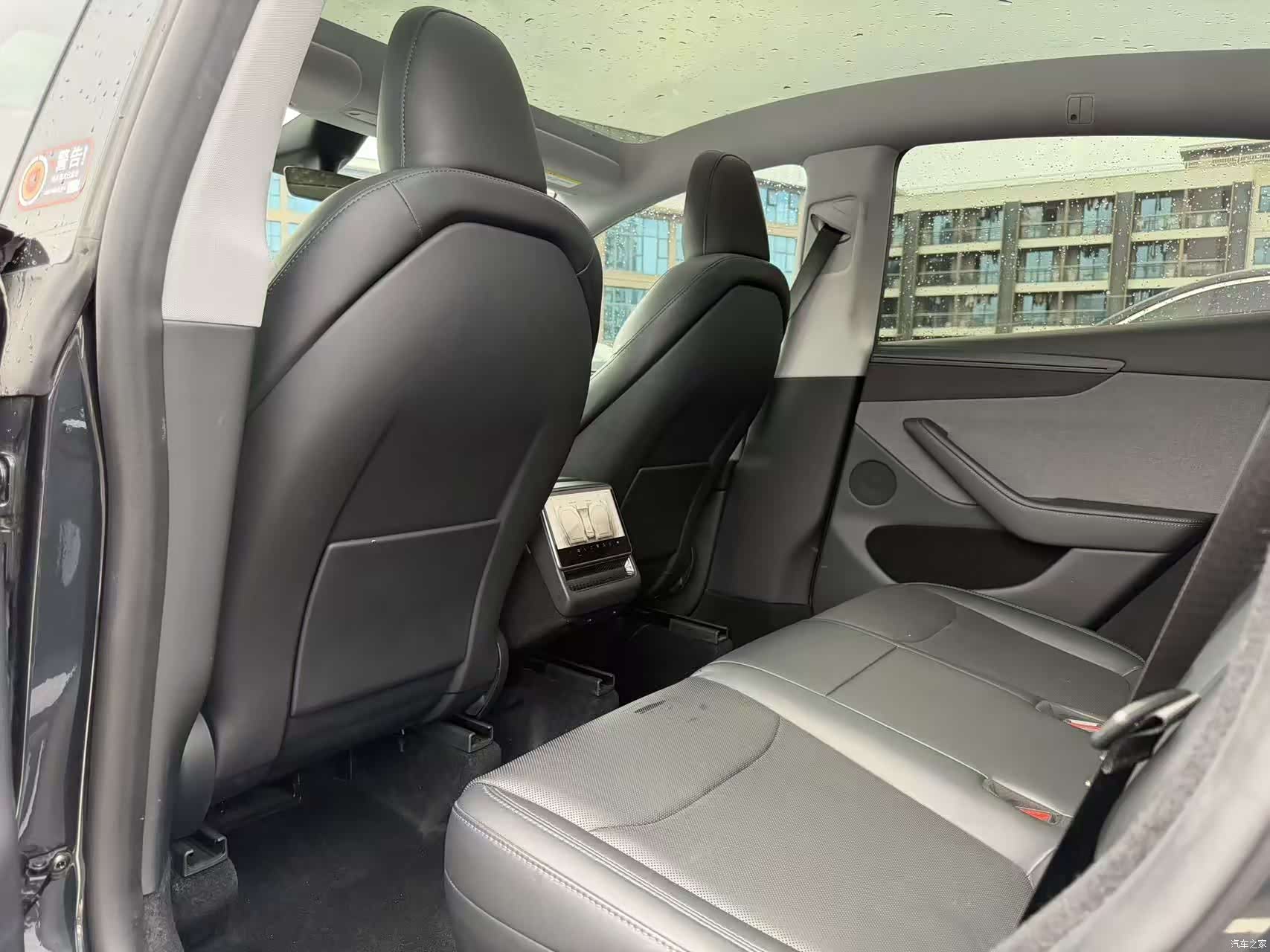 Tesla Model Y, 2025 6
