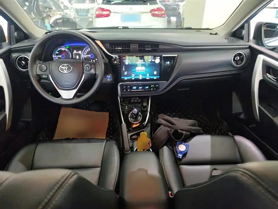 Toyota Corolla dual engine E+ Toyota Corolla dual engine E+