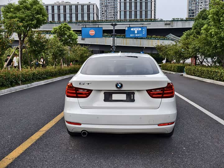 BMW 3 Series GT 2016 320i Style
