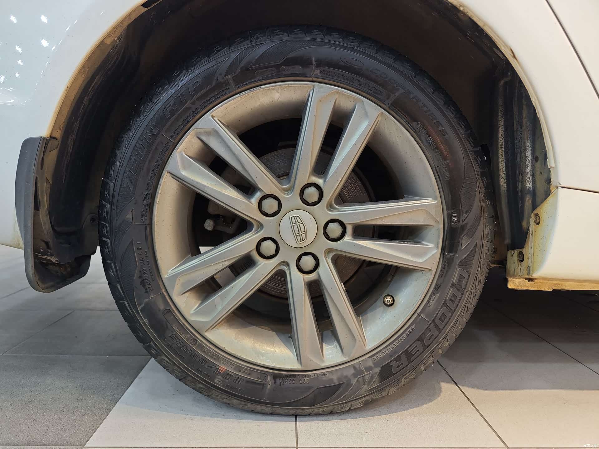Geely Emgrand, 2017 29