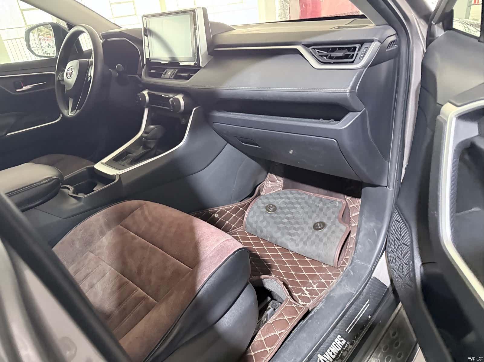 Toyota RAV4, 2020 21